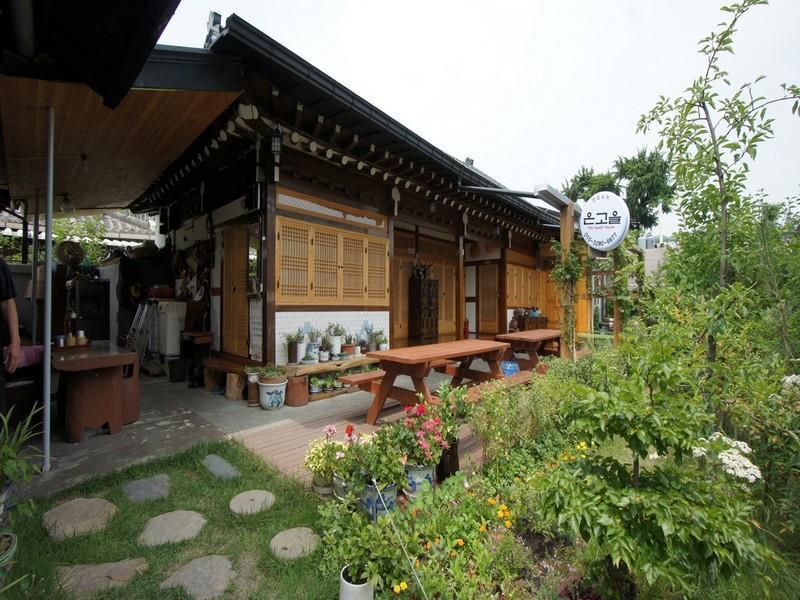Ongoeul Hanok Guesthouse Jeonju Exterior photo